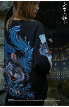 Load image into Gallery viewer, Hyper Premium embroidery blue flamed tiger sweatshirt