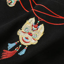 Load image into Gallery viewer, Embroidery lion head necklace design T-shirt