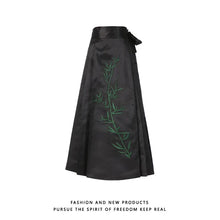 Load image into Gallery viewer, Embroidery bamboo horse face skirt