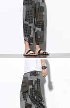 Load image into Gallery viewer, Yakeru harem pants