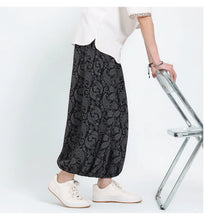 Load image into Gallery viewer, "Kurobara" flower harem pants