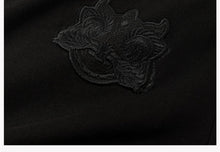 Load image into Gallery viewer, Premium embroidery silhouette lion T-shirt