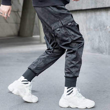 Load image into Gallery viewer, Dark carbon cargo pants