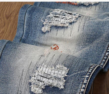 Load image into Gallery viewer, Embroidery rose denim jeans