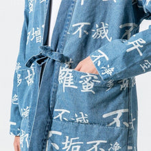 Load image into Gallery viewer, Kanji text kimono